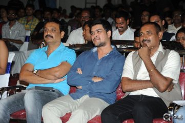 Undhile-Manchi-Kalam-Mundhu-Mundhuna-Movie-Audio-Launch